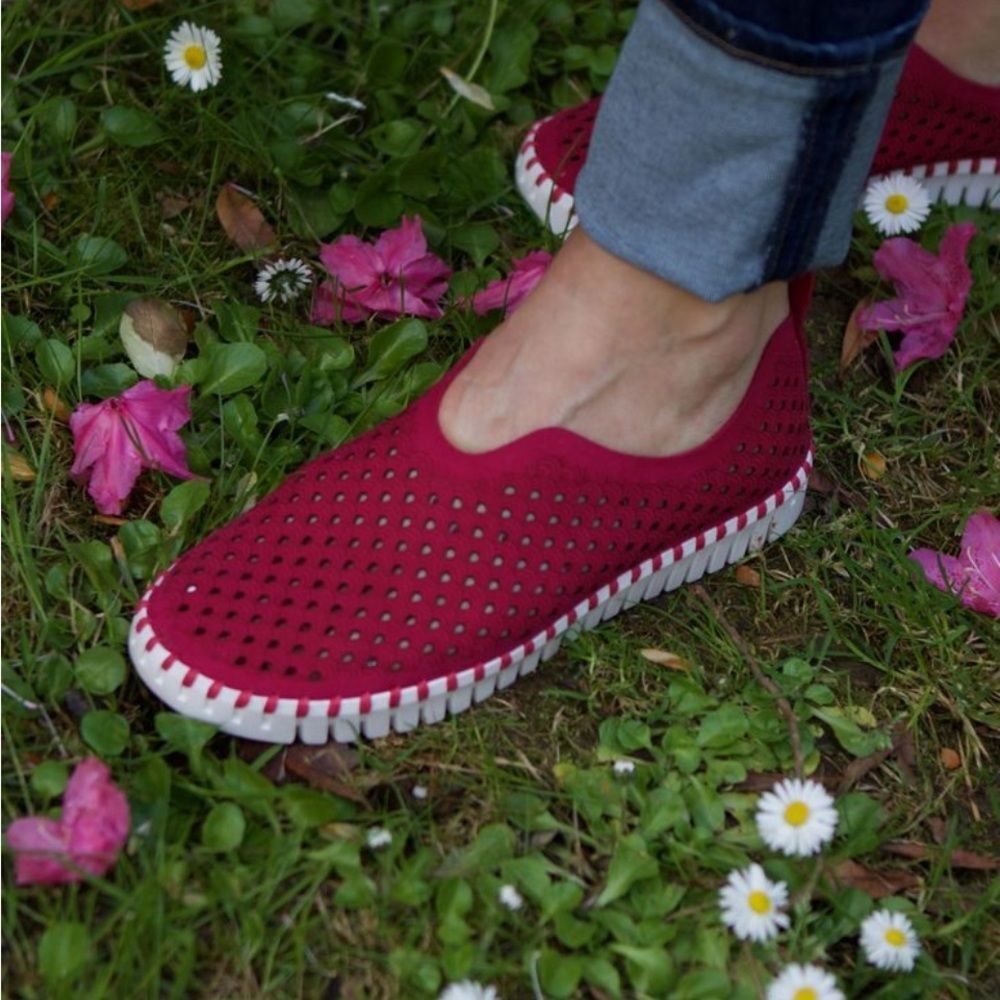 Ilse Jacobsen Tulip in Magenta. Size 37.  Excellent Condition.